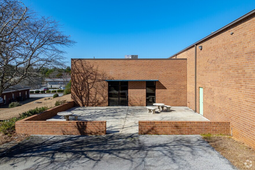 More Photos Of 1202 Royal Dr, Conyers Warehouse For Sale