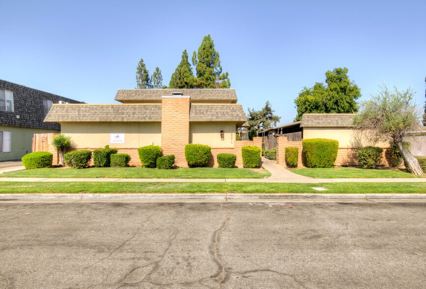 More Photos Of 6075 N Poplar Ave, Fresno Apartments For Sale