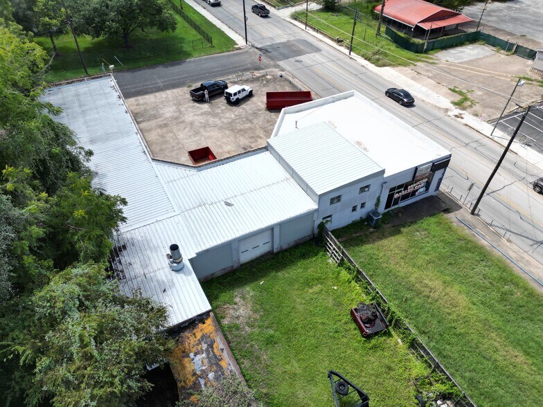 More Photos Of 606 N Richmond Rd, Wharton Storefront For Sale