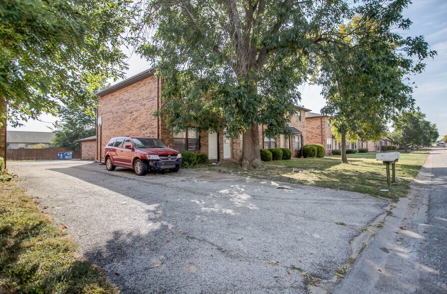 More Photos Of 1000 Belle Valley Dr, Belleville Apartments For Sale