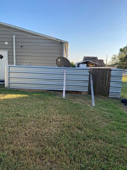 More Photos Of 2213 Ellis Dr, Rosharon Warehouse For Sale