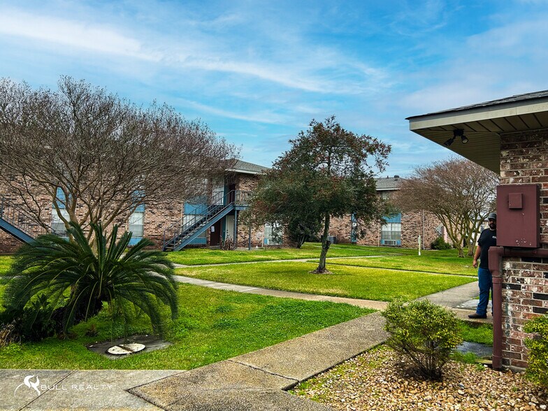 More Photos Of 317 Guilbeau Rd, Lafayette Apartments For Sale