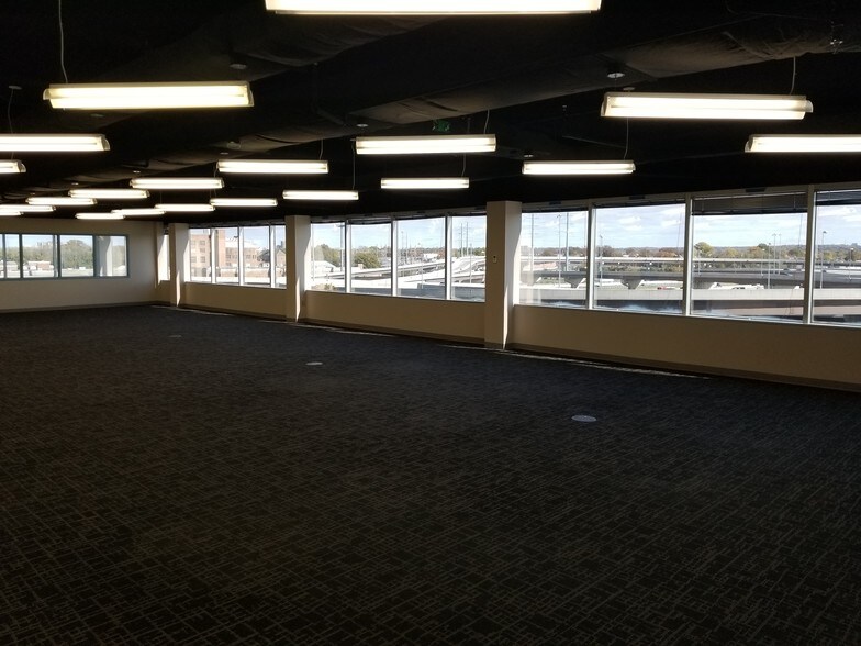 More Photos Of 5904 Richmond Hwy, Alexandria Office For Lease