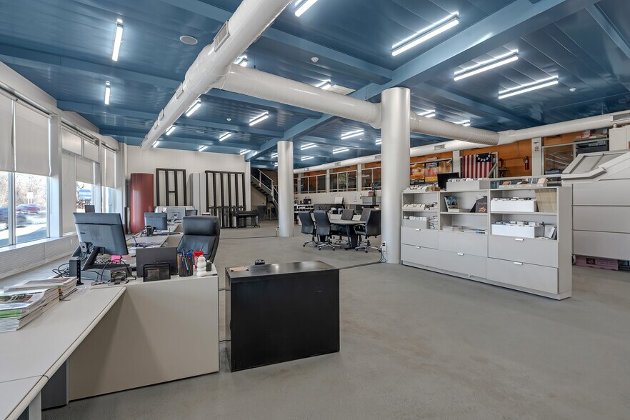 More Photos Of 3114 Tonnelle Ave, North Bergen Showroom For Lease