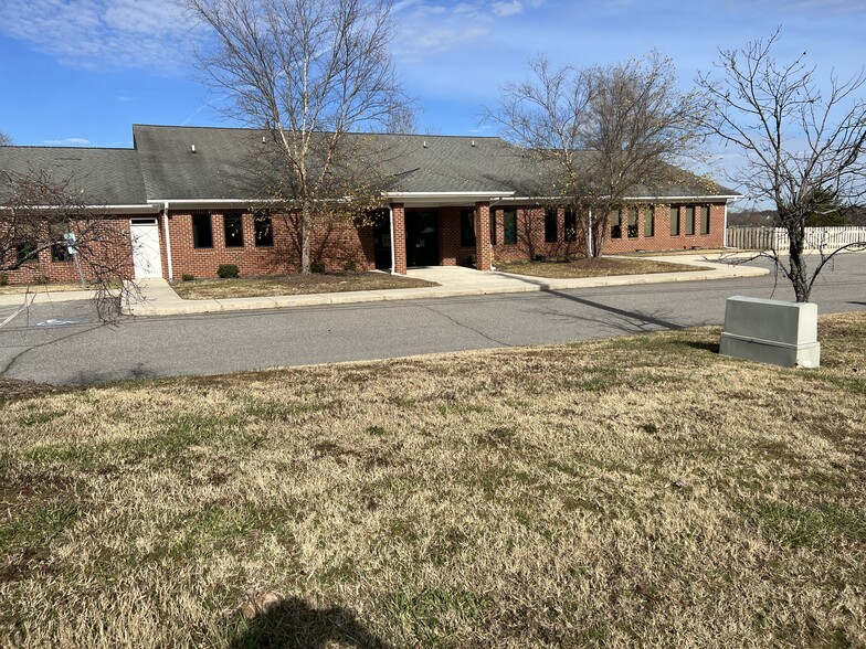 More Photos Of 1004 Old Plank Rd, High Point Daycare Center For Sale