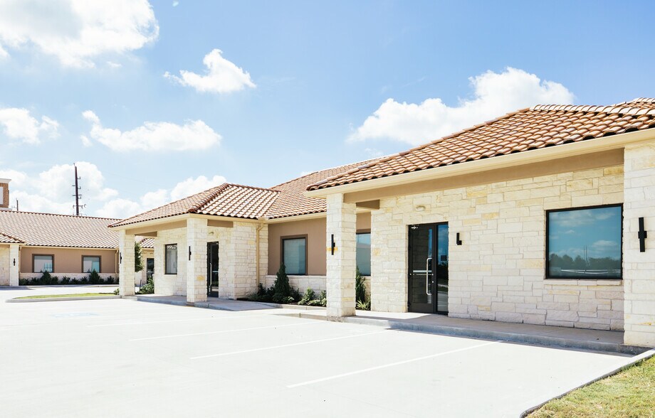 More Photos Of 8525 N Sam Houston Pkwy E, Humble Unknown For Lease