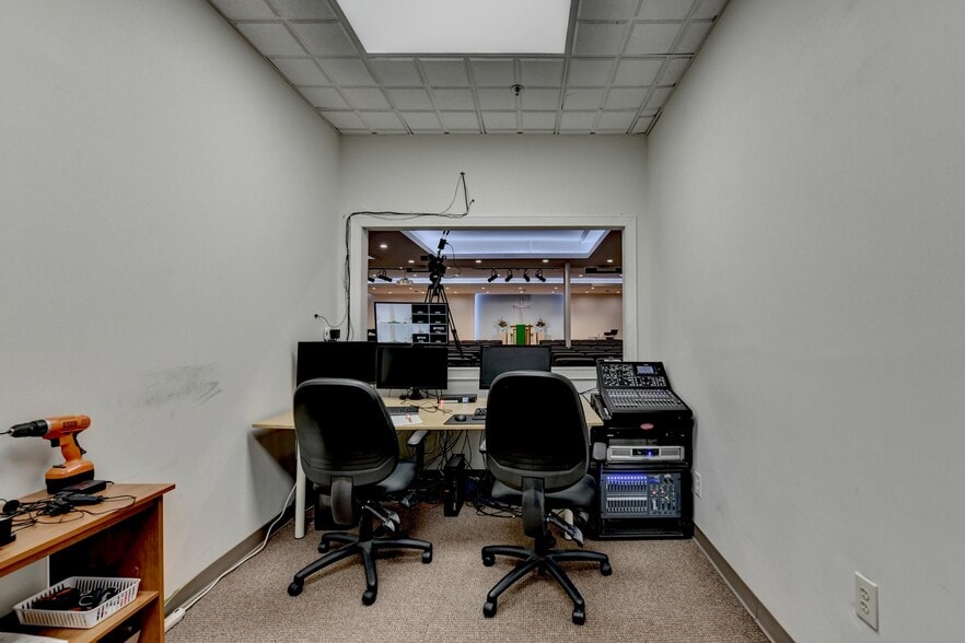 More Photos Of 3274 Medlock Bridge Rd, Peachtree Corners Flex For Sale