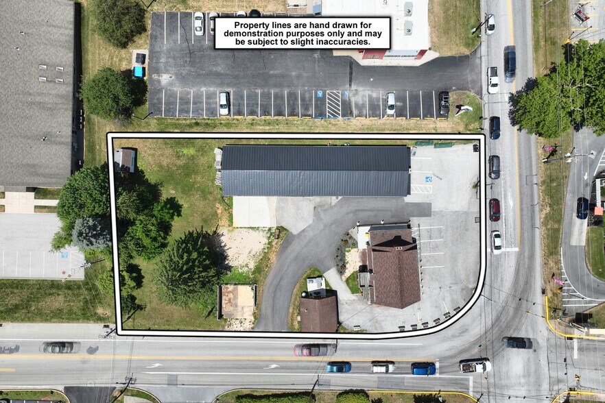 More Photos Of 550 S Main St, Shrewsbury Freestanding For Lease