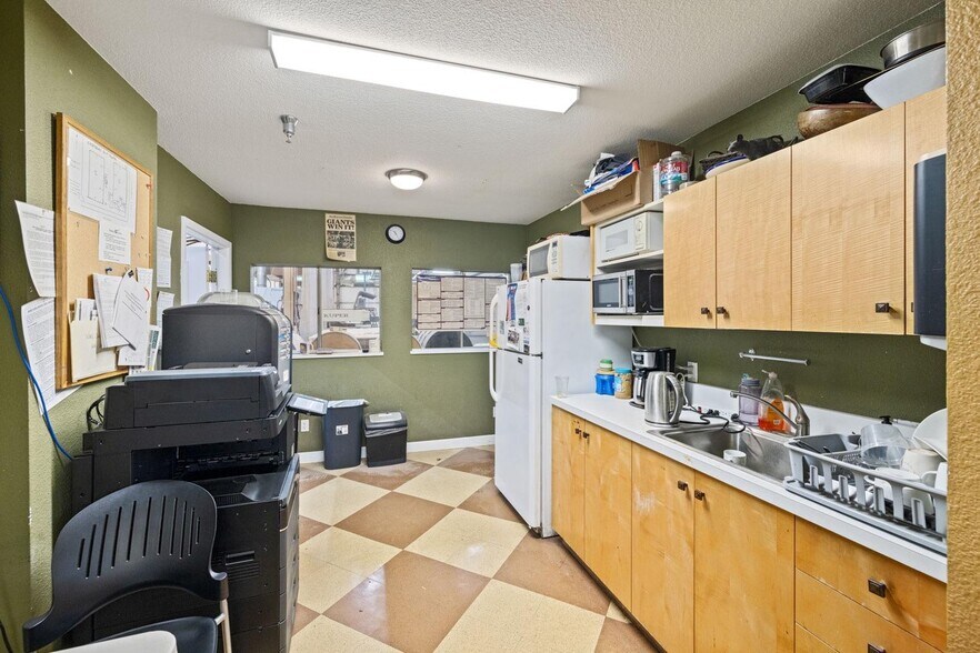 More Photos Of 709 N Sacramento St, Lodi Warehouse For Sale