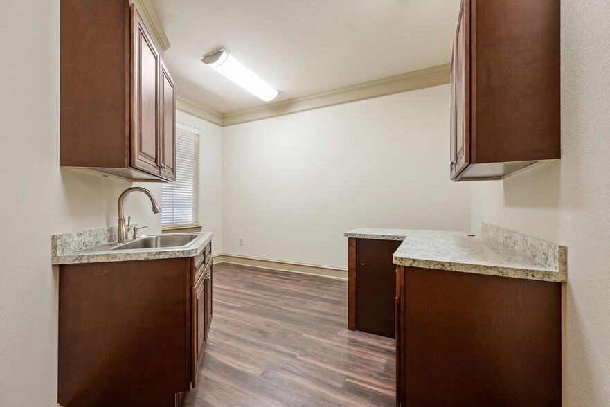More Photos Of 4603 Colleyville Blvd, Colleyville Office For Sale