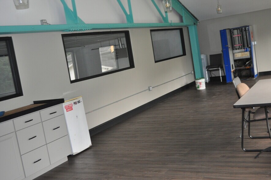 More Photos Of 164 Seneca Rd, Lehighton Warehouse For Lease