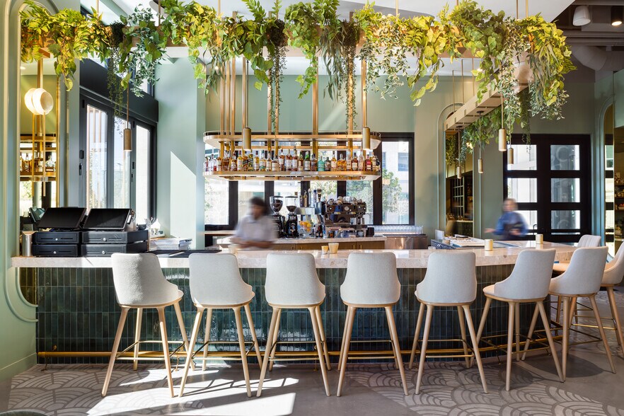 More Photos Of 9276 Scranton Rd, San Diego Unknown For Lease