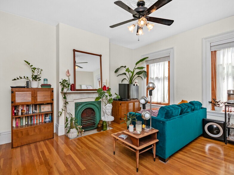 More Photos Of 43 Chestnut St, Boston Apartments For Sale
