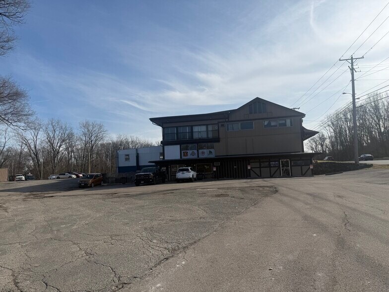 More Photos Of 7500-7504 N Main St, Dayton Bar For Sale