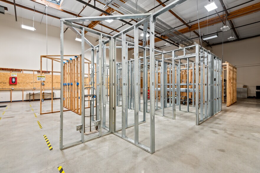 More Photos Of 1741 Fiske Pl, Oxnard Warehouse For Sale