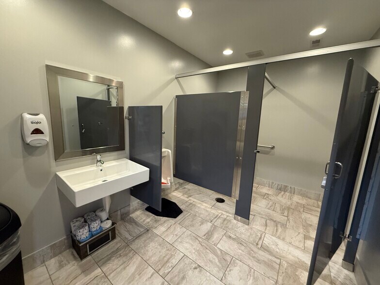 More Photos Of 255 NW Blue Pky, Lee's Summit Office For Lease