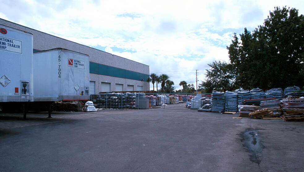 More Photos Of 7503-7527 Exchange Dr, Orlando Distribution For Lease
