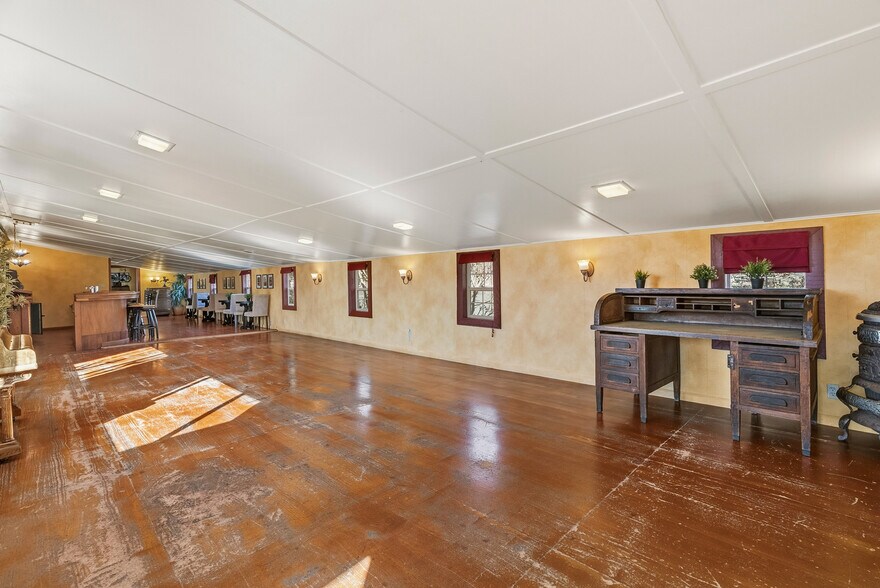 More Photos Of 5186 Gravenstein Hwy S, Sebastopol Restaurant For Sale