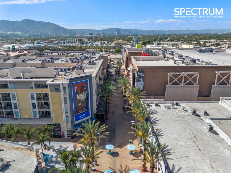 More Photos Of 130-140 N San Fernando Blvd, Burbank Storefront For Sale