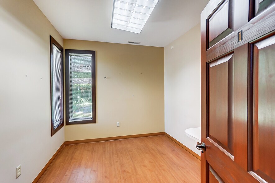 More Photos Of 3300 Philadelphia Dr, Dayton Medical For Sale