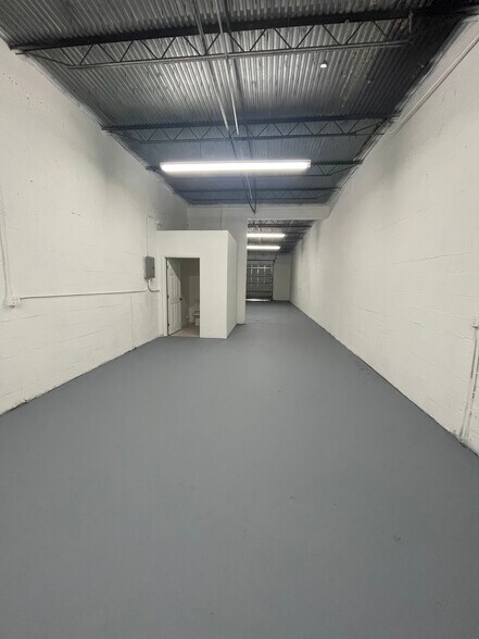 More Photos Of 1800-1838 NW 29th St, Oakland Park Warehouse For Lease