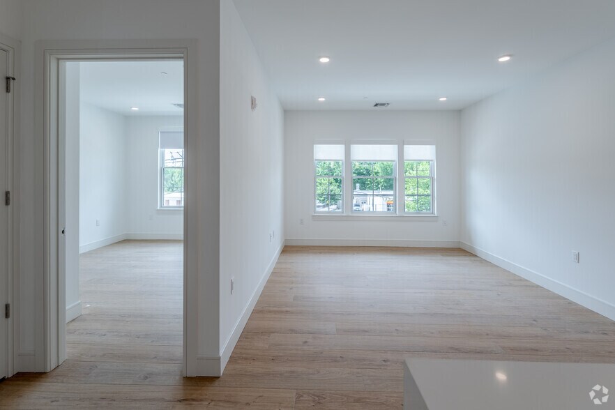 More Photos Of 545 S Livingston Ave, Livingston Apartments For Lease