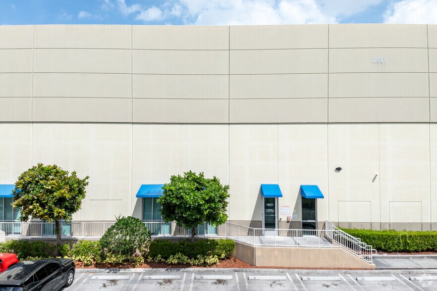 More Photos Of 11601 NW 107th St, Miami Warehouse For Lease