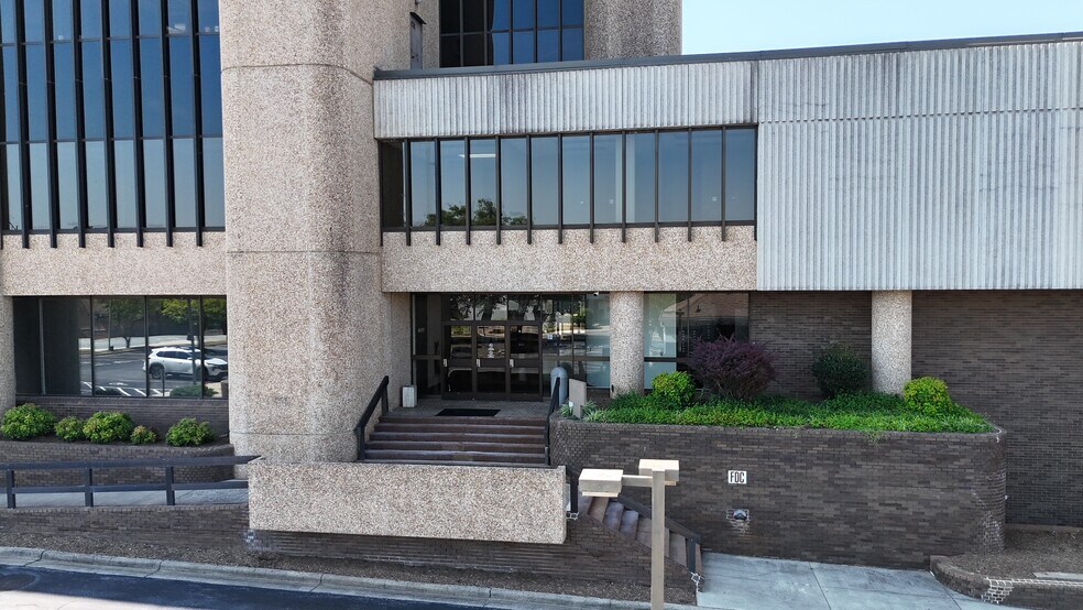 More Photos Of 200 1st Ave NW, Hickory Office For Sale