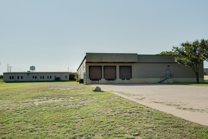 More Photos Of 2716 Commerce St, Wichita Falls Industrial For Sale