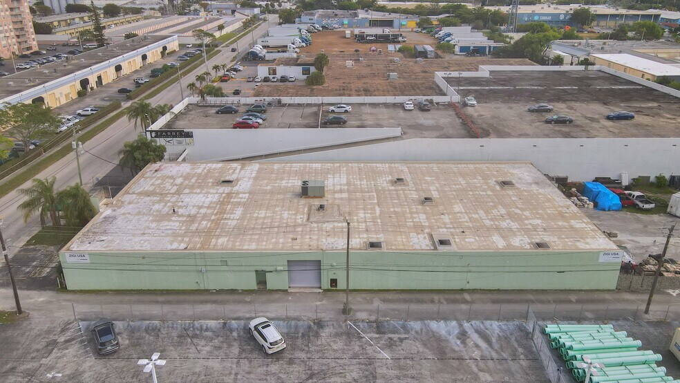 More Photos Of 1820 NE 146th St, Miami Manufacturing For Sale