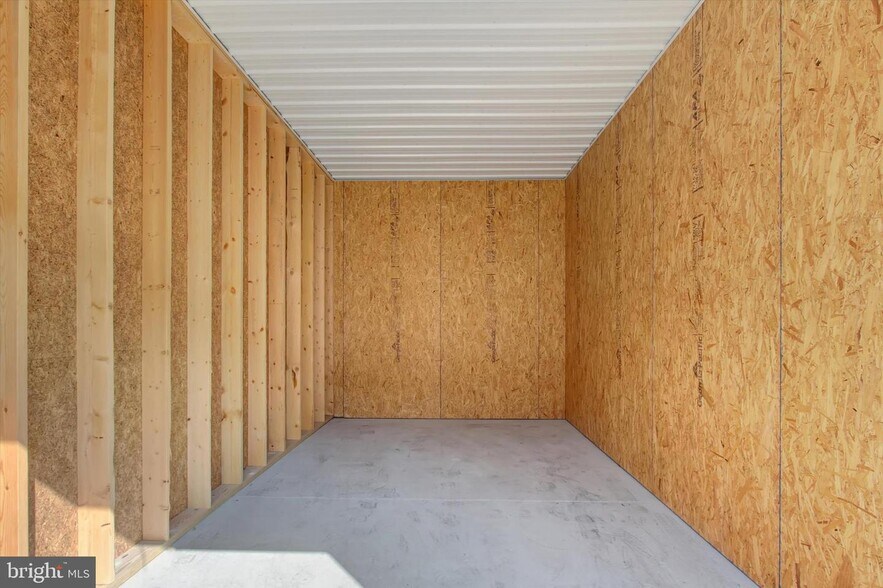 More Photos Of 370 Sheridan st, York Specialty For Sale