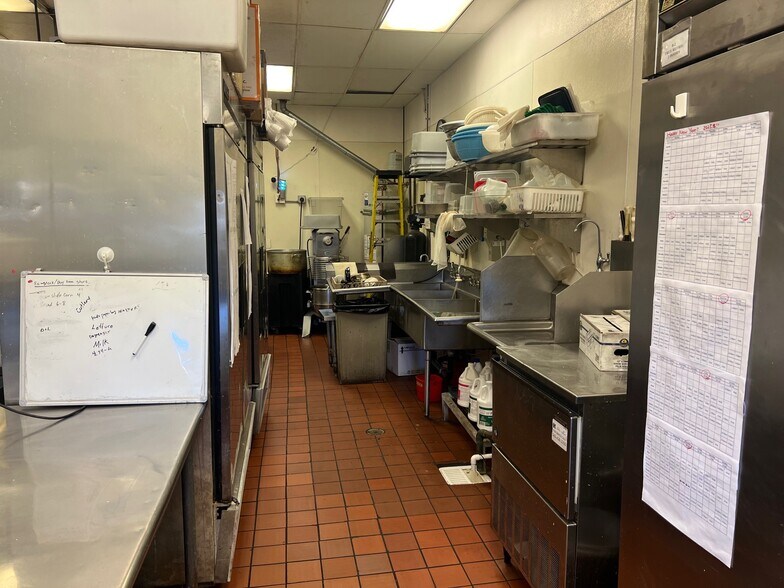 More Photos Of 1757 W Carson St, Torrance Storefront For Lease