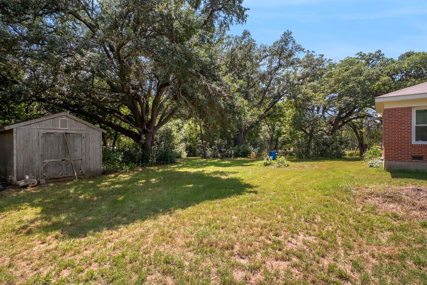 More Photos Of 4130 Aina Ln, San Antonio General Retail For Sale