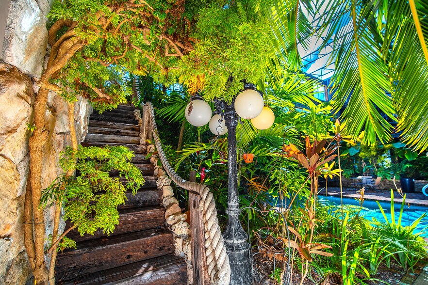 More Photos Of 314 Simonton St, Key West Flex For Sale