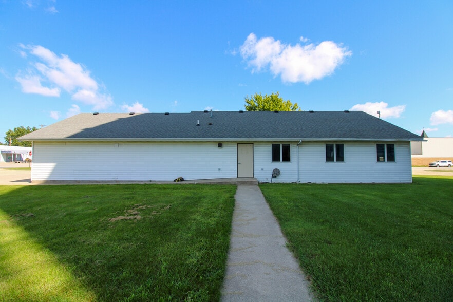 More Photos Of 135 E Front St, Claremont Specialty For Sale