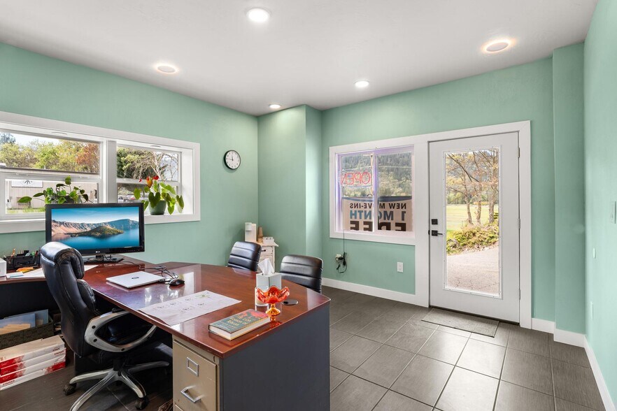 More Photos Of 5450 N River Rd, Gold Hill Self Storage For Sale