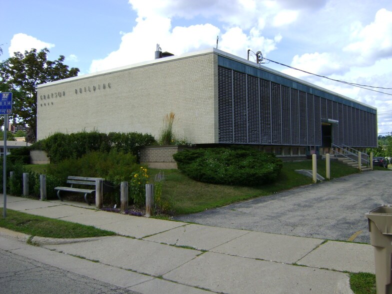 More Photos Of 4414 Regent St, Madison Office For Sale