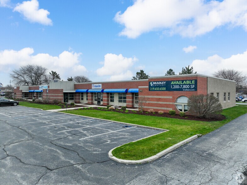 More Photos Of 5201 Fountain Dr, Crown Point Unknown For Lease