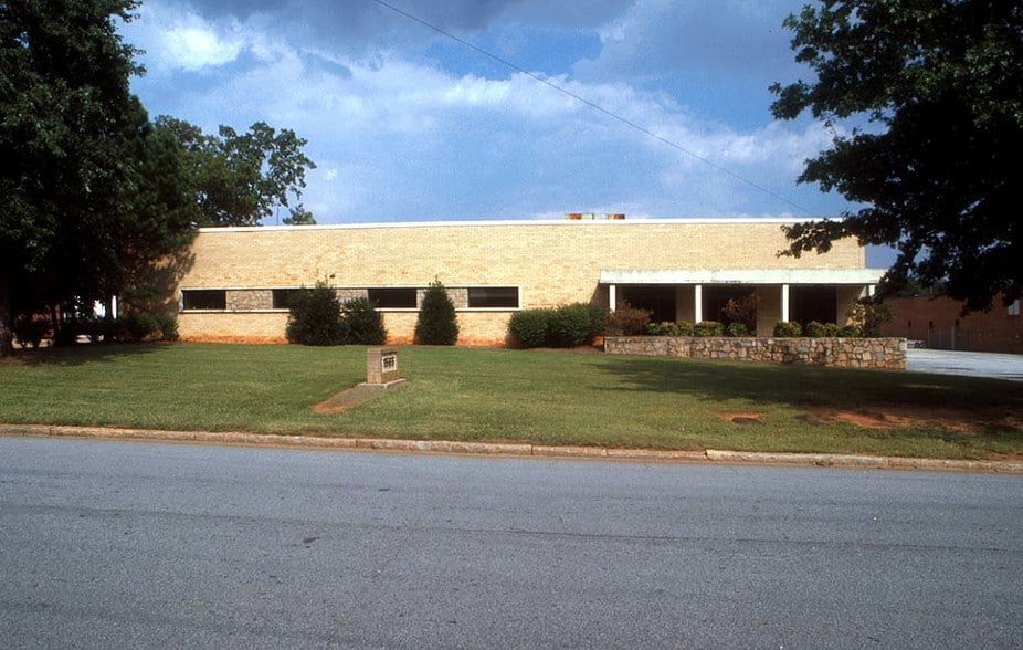 More Photos Of 1565 Litton Dr, Stone Mountain Manufacturing For Lease
