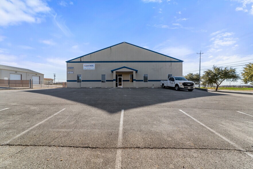 More Photos Of 17300 Bell North Dr, Schertz Warehouse For Sale