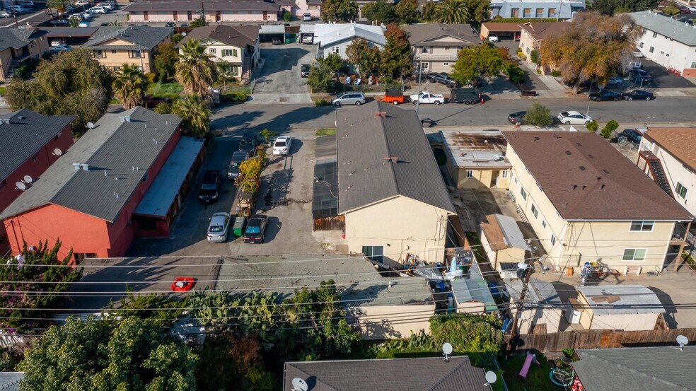 More Photos Of 2360 Mammoth Dr, San Jose Apartments For Sale