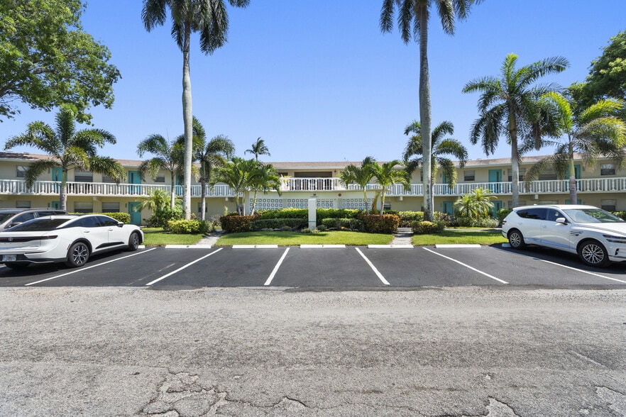 More Photos Of 640 SE 2nd Ave, Boynton Beach Apartments For Sale