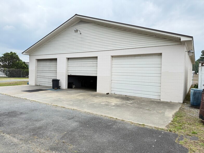More Photos Of 906 N Breazeale Ave, Mount Olive Auto Dealership For Sale