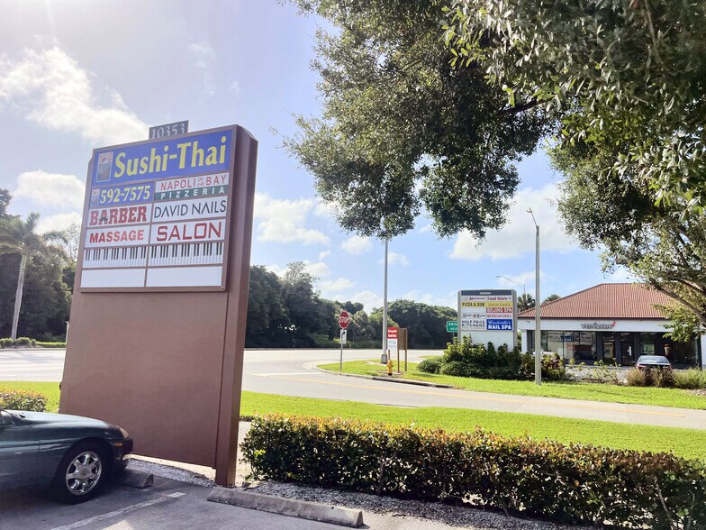 More Photos Of 10353 Tamiami Trl N, Naples Unknown For Lease