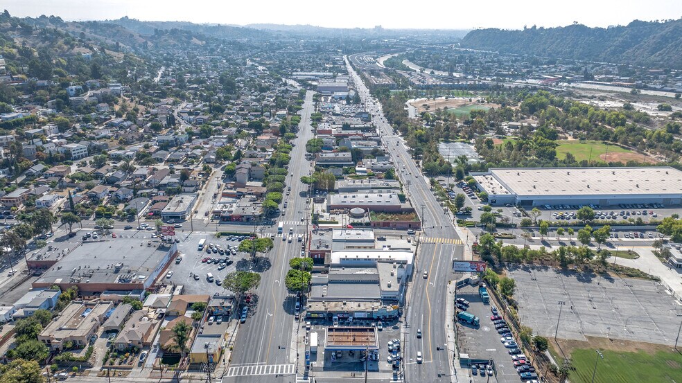 More Photos Of 2135 N San Fernando Rd, Los Angeles Service Station For Sale