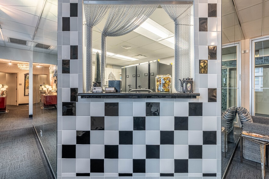 More Photos Of 50 E Washington St, Chicago Office For Sale
