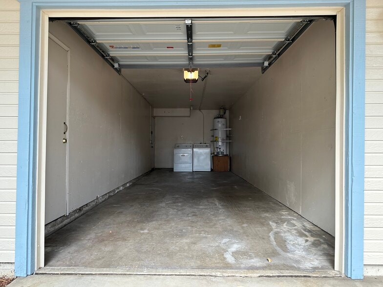 More Photos Of 1805 V St, Sacramento Dormitory For Sale