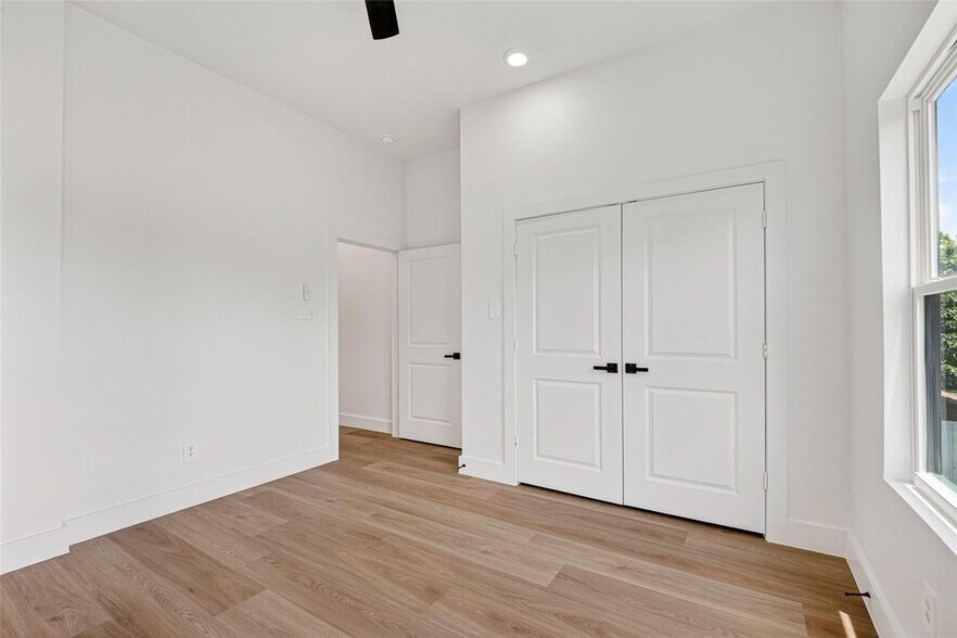 More Photos Of 7840 Nashville Unit A/B Street, Houston Apartments For Sale