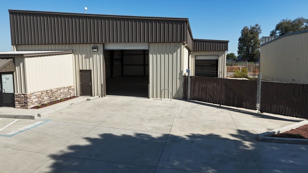 More Photos Of 1310 Venture Ln, Turlock Distribution For Lease