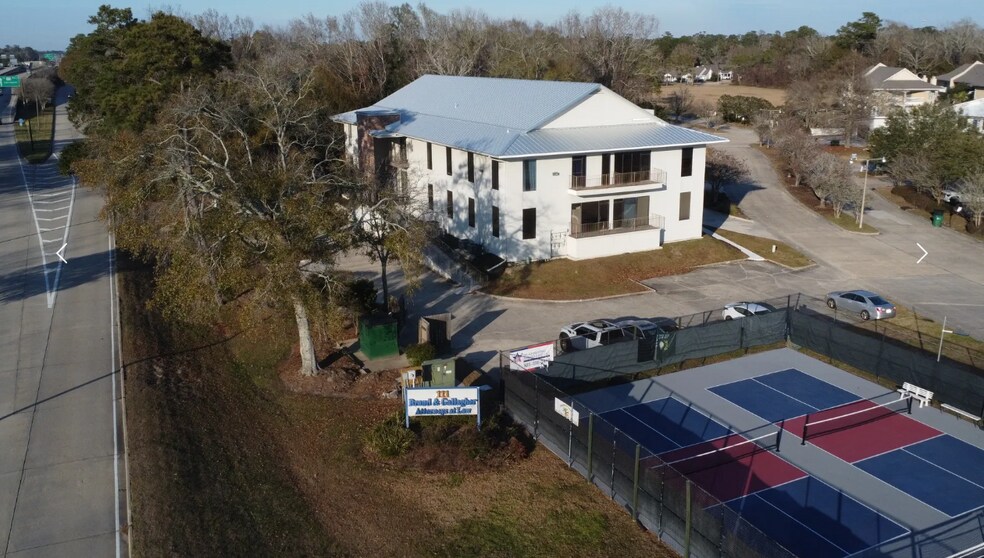 More Photos Of 111 N Causeway Blvd, Mandeville Office For Lease